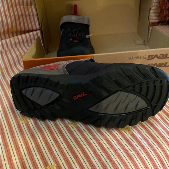 Teva Riva Mesh Waterproof K's size 3.5 New with box - Picture 6 of 6